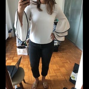 DO+BE long bell sleeve white top w black accents✨✨